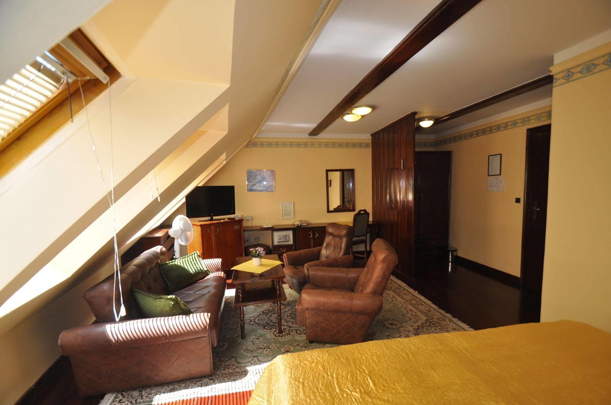 Garni -Hotel Barbakan Levoca Exterior photo